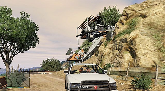 Trzymaj wciśnięty gaz do momentu całkowitego oderwania jednej z podpór - GTA 5: Doradztwo małżeńskie - solucja - GTA 5 - poradnik do gry