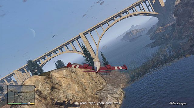 Staraj się przelatywać pod wszystkimi mijanymi mostami - GTA 5: Nerwowy Ron - solucja - GTA 5 - poradnik do gry