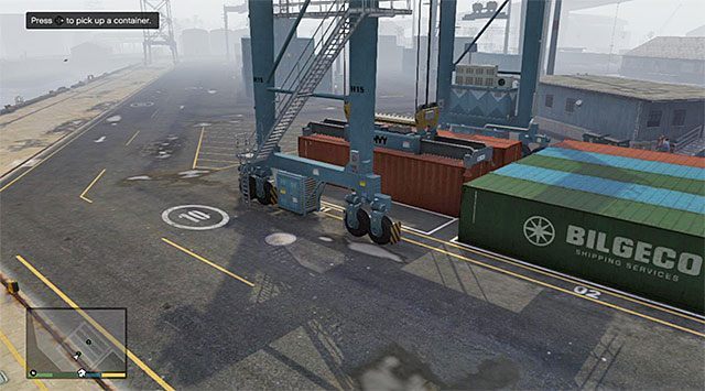 Także i tym razem do przetransportowania są dwa kontenery, przy czym sterowanie dźwigiem jest nieco bardziej skomplikowane - GTA 5: Zwiad w porcie - solucja - GTA 5 - poradnik do gry