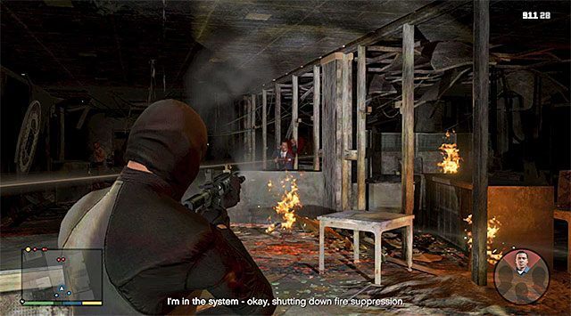 Staraj się nie zabijać cywilów - GTA 5: Napad na Biuro, infiltracja od strony dachu (Roof Entry) - solucja - GTA 5 - poradnik do gry