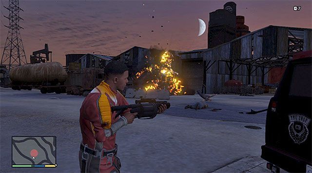 Warto wysadzać w powietrze wykorzystywane przez wrogów auta - GTA 5: Złomowisko samochodowe, Nieruchomości - solucja, wszystkie misje - GTA 5 - poradnik do gry