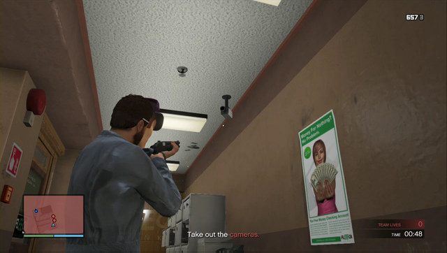 Zniszcz cztery kamery w pomieszczeniu - GTA Online: Akcja we Fleeca (Fleeca Job), napad 1 - solucja, opis przejścia - GTA 5 - poradnik do gry