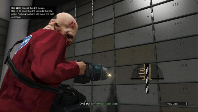Używanie wiertła wymaga dobrego wyczucia - GTA Online: Akcja we Fleeca (Fleeca Job), napad 1 - solucja, opis przejścia - GTA 5 - poradnik do gry