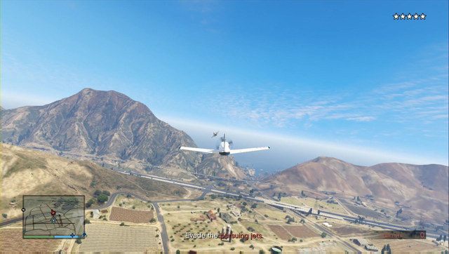 Możesz gonić wrogie samoloty, by samemu nie być gonionym - GTA Online: Ucieczka z więzienia (Prison Break), napad 2 - solucja, opis przejścia - GTA 5 - poradnik do gry