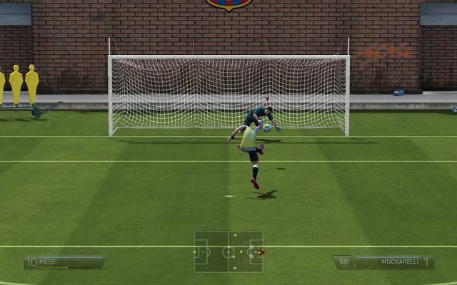 Najprostszym sposobem na wykorzystanie jedenastki jest rzecz jasna mocne uderzenie piłki w jeden z rogów bramki - Rzuty karne | Stałe fragmenty gry w FIFA 14 - FIFA 14 - poradnik do gry