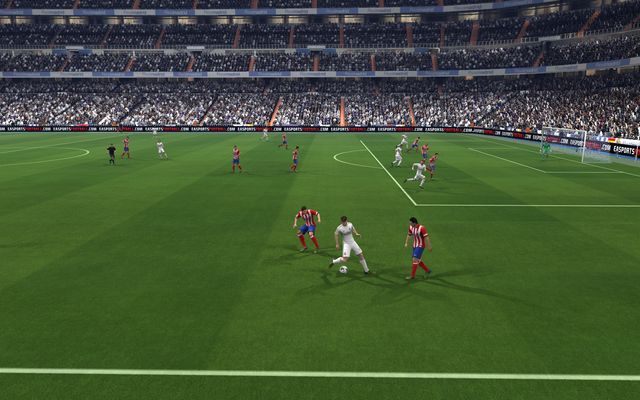 Rabona - to szalenie efektowna podcinka piłki nogą postawną - Triki i zwody | Podstawowe zagrania w FIFA 14 - FIFA 14 - poradnik do gry