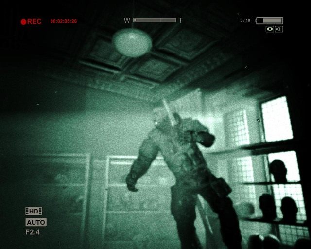 Kamera jest podrzędnym narzędziem przetrwania w tej grze - Poradnik do gry Outlast - Poradnik Przetrwania - Outlast - poradnik do gry