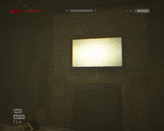 Syczący telewizor, który może przestraszyć w pierwszym momencie - Administration Block | Solucja Outlast - Outlast - poradnik do gry