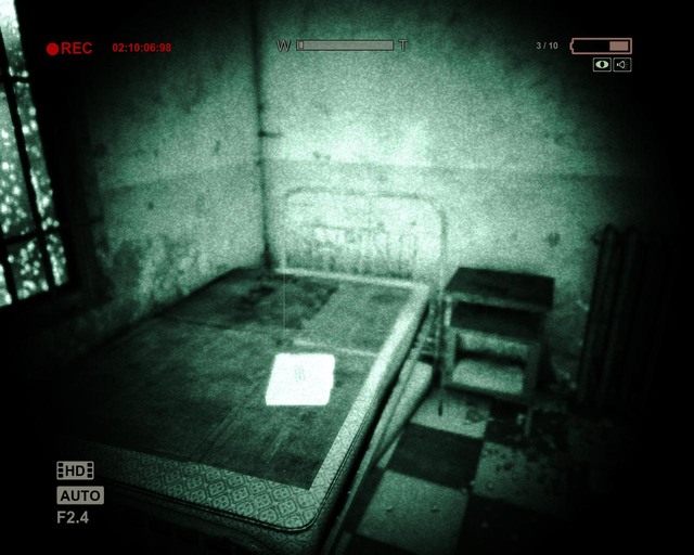Po akcji ze zgubionym kluczem będziesz musiał udać się na piętro - Female Ward | Znajdźki - dokumenty | Outlast - Outlast - poradnik do gry