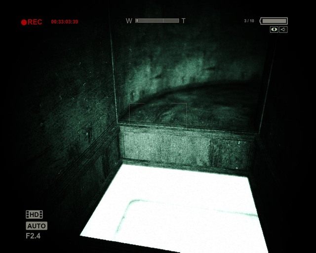 Wyjście z wentylacji. Od razu ruszaj w prawo - Prison Block | Solucja Outlast - Outlast - poradnik do gry