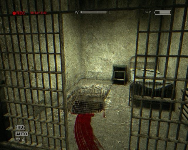 Dziura, do której musisz wskoczyć, napawa optymizmem - Prison Block | Solucja Outlast - Outlast - poradnik do gry