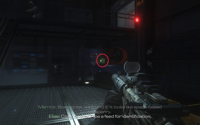 Laptop znajduje się tuż pod schodami, po których zszedłeś. - Dane wywiadowcze (10-18) | Dane wywiadowcze | Call of Duty Ghosts - Call of Duty: Ghosts - poradnik do gry