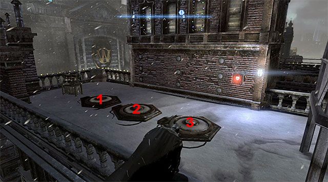 Odszukaj pokazane na screenie obiekty, czyli generator oraz trzy płyty naciskowe - Plik z danymi 4 (Zaułki) | Pakiety danych Enigmy (Enigma Datapacks) - Batman: Arkham Origins - poradnik do gry