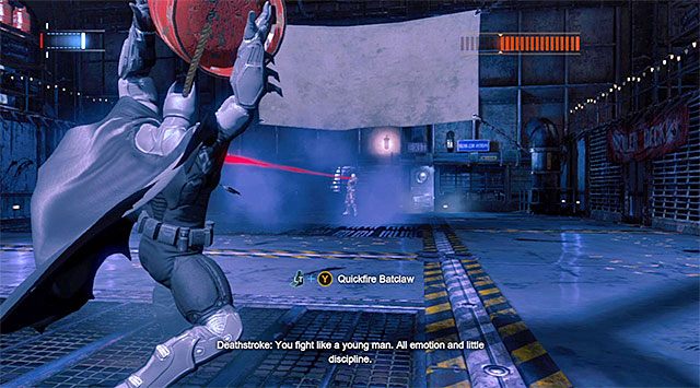 Innym nowym elementem opisywanej fazy pojedynku jest możliwość wystąpienia sytuacji, w której Deathstroke użyje swojego zdalnego pazura do przyczepienia Batmana do wybuchowego pojemnika - Pokonaj Deathstrokea | Główny wątek w Batman Arkham Origins - Batman: Arkham Origins - poradnik do gry