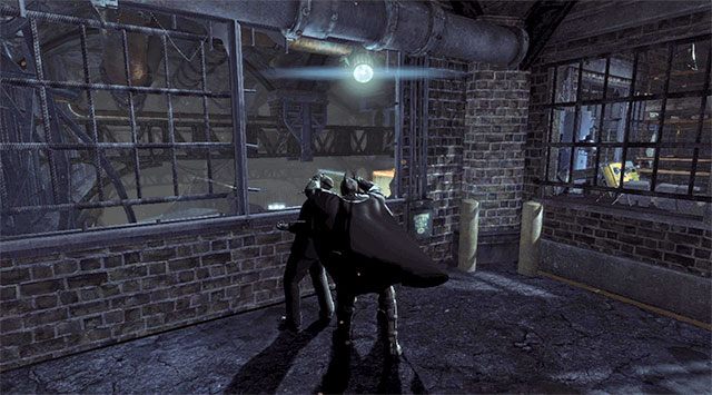 Zlikwiduj obu wrogów pojedynczym atakiem - Przedostań się do hotelu Gotham City Royal | Główny wątek w Arkham Origins - Batman: Arkham Origins - poradnik do gry