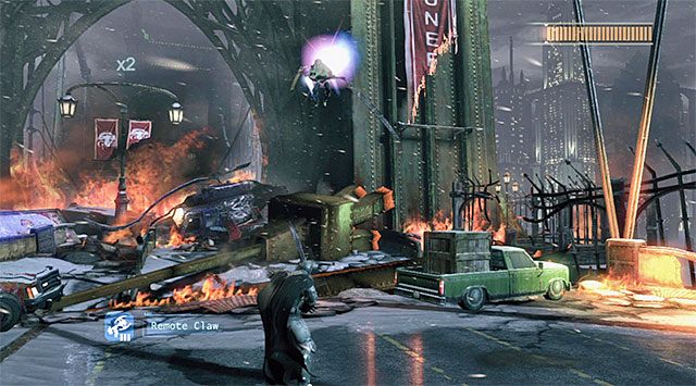 Rzucaj batarangami w Świetlika - Pokonaj Świetlika | Główny wątek w Batman Arkham Origins - Batman: Arkham Origins - poradnik do gry