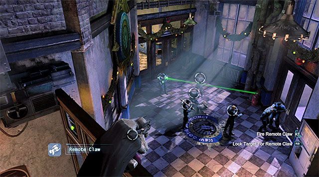 Przyciągnij butlę do jednego z wrogów - Uzyskaj dostęp do serwerów policji - boczne pomieszczenia | Główny wątek - Batman: Arkham Origins - poradnik do gry