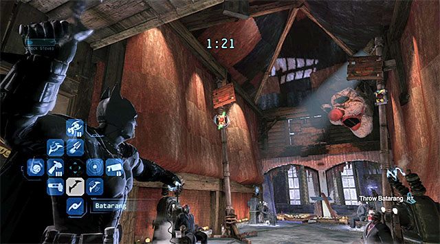 Trafiaj batarangami w czerwone przyciski - Dotarcie do apartamentu Jokera - zachodnia wieża | Główny wątek w Arkham Origins - Batman: Arkham Origins - poradnik do gry