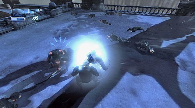 Tradycyjnie już używaj rękawic na silniejszych wrogach - Dotarcie do apartamentu Jokera - górne piętra | Główny wątek w Arkham Origins - Batman: Arkham Origins - poradnik do gry