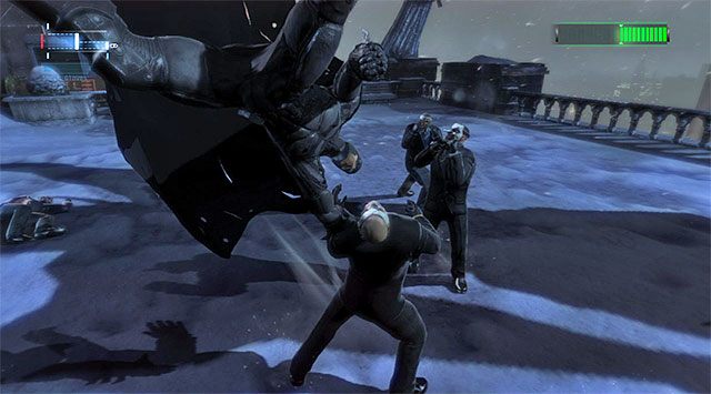 Pomocników Banea możesz wykorzystywać do ładowania energii rękawic - Bane | Walki z bossami w Batman Arkham Origins - Batman: Arkham Origins - poradnik do gry