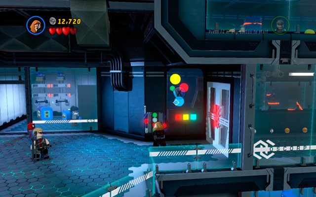 Przejdź do następnego pomieszczenia i jako Hawkeye strzel wybuchającą strzałą w srebrny pojemnik po prawej - Exploratory Laboratory | Opis przejścia LEGO Marvel Super Heroes - LEGO Marvel Super Heroes - poradnik do gry