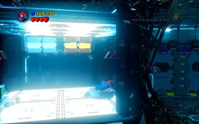 Kiedy uporasz się z zagrożeniem, wejdź do mroźnego, niebieskiego pomieszczenia po prawej, stając na czerwonym przycisku - Exploratory Laboratory | Opis przejścia LEGO Marvel Super Heroes - LEGO Marvel Super Heroes - poradnik do gry