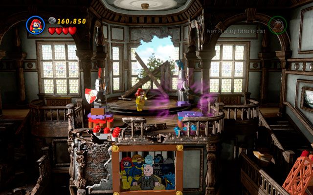 W kolejnej lokacji pokonaj wszystkich wrogów, po czym wleć Storm na schody po prawej, gasząc przy tym płomienie - Juggernauts and Crosses | Opis przejścia LEGO Marvel Super Heroes - LEGO Marvel Super Heroes - poradnik do gry