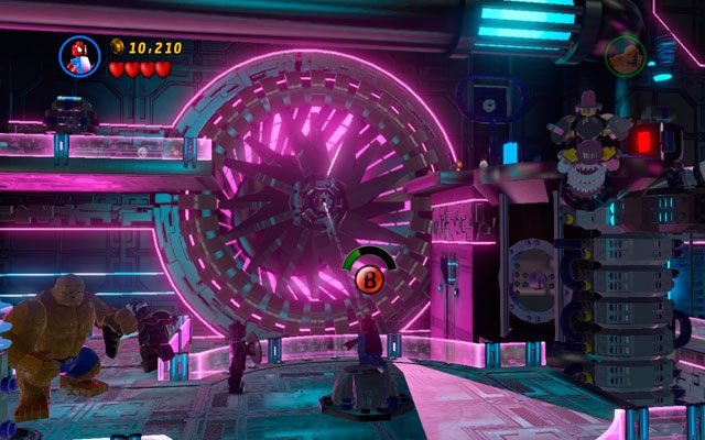 Poziom rozpocznij od spuszczenia solidnego łomotu pobliskim siepaczom Doktora Dooma - będzie ich naprawdę sporo - A Doom With a View | Opis przejścia LEGO Marvel Super Heroes - LEGO Marvel Super Heroes - poradnik do gry