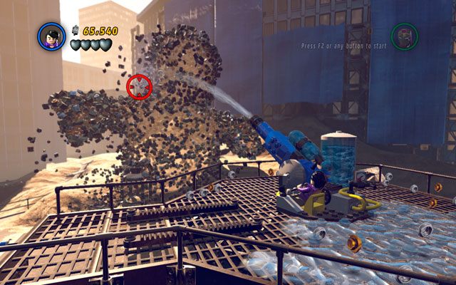 Wybierz Hulka i zmień się w Brucea Bannera (musisz wcisnąć i przytrzymać klawisz zmiany postaci) - Sandman | Bossowie w LEGO Marvel Super Heroes - LEGO Marvel Super Heroes - poradnik do gry