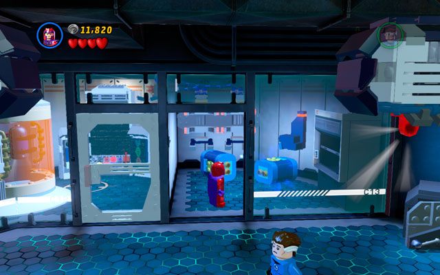 Aby zdobyć drugi zestaw, wejdź Magneto do jednego z pierwszych laboratoriów, znajdując tam wielkie baterie - Exploratory Laboratory | Zestawy MiniKit w LEGO Marvel Super Heroes - LEGO Marvel Super Heroes - poradnik do gry