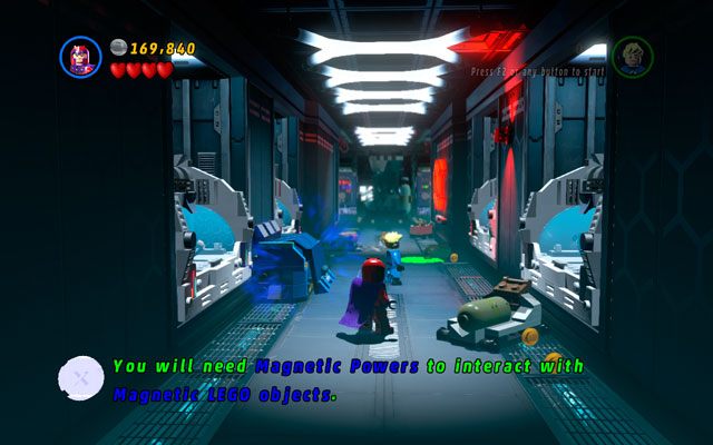 Po zabawie z wielkim głośnikiem trafisz do długiego korytarza - Kampania | Stan Lee w opałach | LEGO Marvel Super Heroes - LEGO Marvel Super Heroes - poradnik do gry