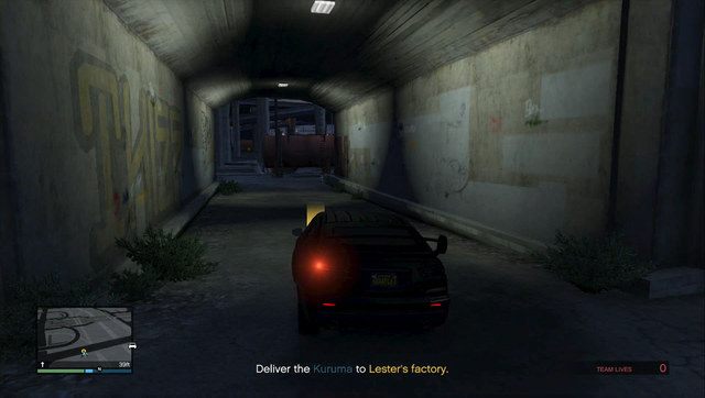 Skradziony samochód zaparkuj przy fabryce Lestera - GTA Online: Napad 1 - Akcja we Fleeca/Fleeca Job | Napady DLC - GTA Online - poradnik do gry