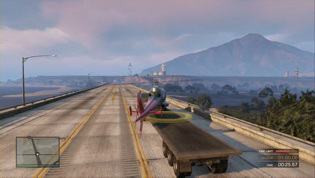 Wyląduj na naczepie - nie koniecznie w żółtym punkcie - GTA Online: Wyzwania nr 1-5 | Szkoła Latania San Andreas DLC - GTA Online - poradnik do gry