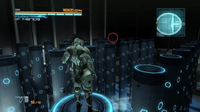 Na jednym z prętów/kolumn znajduje się nośnik danych. - Metal Gear Ray | DLC - Jetstream Sam - opis przejścia - Metal Gear Rising: Revengeance - poradnik do gry