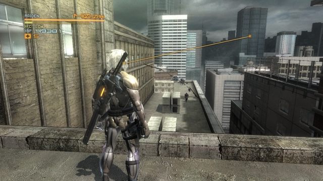 Nośnik danych #11, przenoszony przez Slidera naprzeciwko. - Nośniki danych | Znajdźki Metal Gear Rising Revengeance - Metal Gear Rising: Revengeance - poradnik do gry