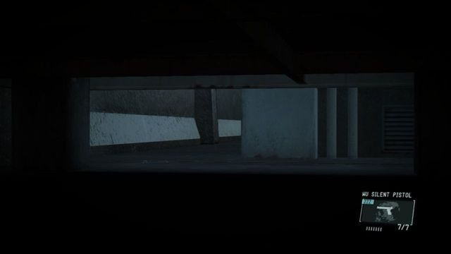 Schowaj się pod magazynem - Uwolnij Paz | Opis przejścia w Metal Gear Solid V Ground Zeroes - Metal Gear Solid V: Ground Zeroes - poradnik do gry
