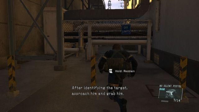 Przejdź między budynkiem, a murem - Classified Intel Acquisition | Misje poboczne w Metal Gear Solid V Ground Zeroes - Metal Gear Solid V: Ground Zeroes - poradnik do gry