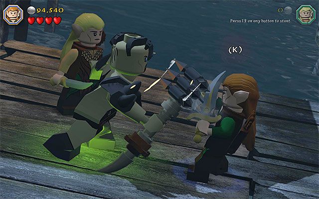 W trakcie starć z Bolgiem musisz zawsze wciskać wyświetlane na ekranie przyciski - Etap 12 (A Warm Welcome) - Pojedynek z Bolgiem | Opis przejścia LEGO The Hobbit - LEGO The Hobbit - poradnik do gry