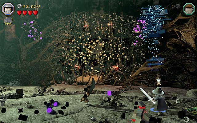 Zbuduj wieżę z leżących na ziemi klocków - Etap 14 (The Necromancer) - Pojedynek z Sauronem | Opis przejścia - LEGO The Hobbit - poradnik do gry