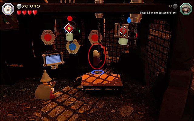 Zaczekaj aż zostaniesz przeniesiony do kolejnej grupy i rozpocznij od ponownego zdemolowania okolicy - Etap 16 (Inside Information) - Pokonanie Smauga | Opis przejścia LEGO The Hobbit - LEGO The Hobbit - poradnik do gry