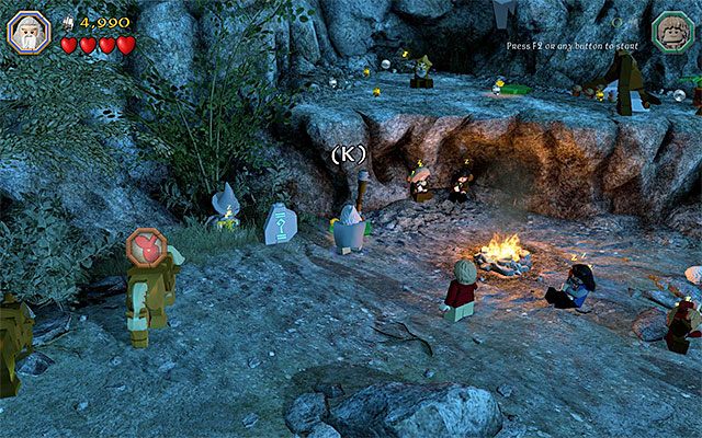 W początkowej części tej misji dostępni będą Bilbo (Bilbo) oraz Óin (Óin) i warto wybrać tego drugiego - Etap 3 (Azog the Defiler) - Obozowisko | Opis przejścia LEGO The Hobbit - LEGO The Hobbit - poradnik do gry
