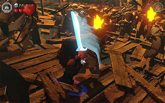 Potwory często korzystają z dodatkowych zbroi - 4. Wrogowie i inne zagrożenia w LEGO The Hobbit - LEGO The Hobbit - poradnik do gry