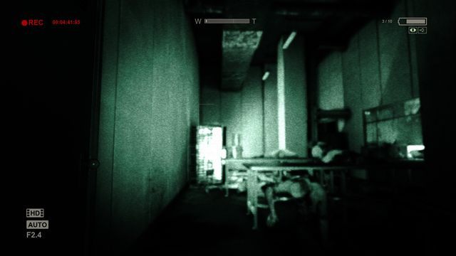 Stołówka, tylko kucharz jeszcze pracuje - Podziemne Laboratorium/Szpital | Przejście gry Outlast Whistleblower - Outlast: Whistleblower - poradnik do gry