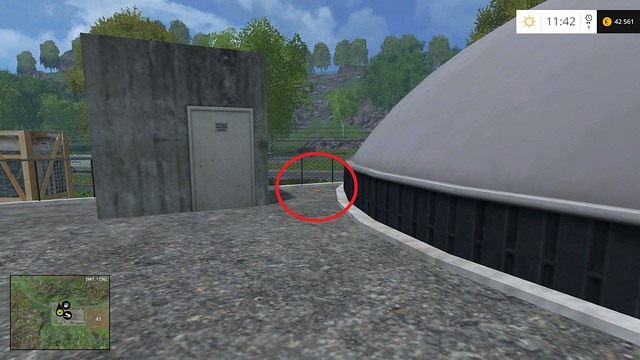 W pobliżu grzybka, z prawej strony od wejścia na dach - Sektor E: monety 55 - 69 | Złote monety w Farming Simulator 15 - Farming Simulator 15 - poradnik do gry