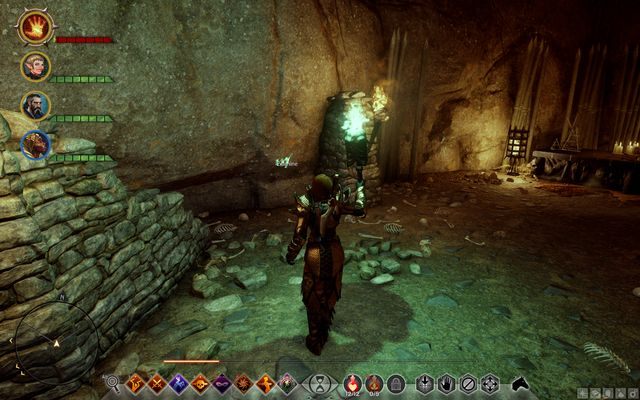 Runy w jaskini w wiosce Awarów - Dragon Age Inquisition: Dostrzec niewidoczne (It Remains to be Seen) - Dragon Age: Inkwizycja - poradnik do gry