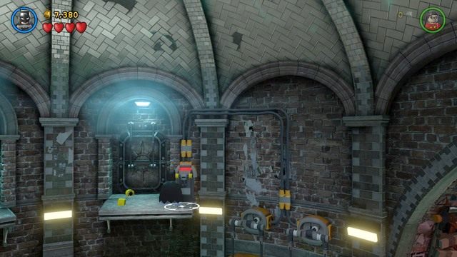 Wskocz na widoczne na obrazku podesty - Pościek | Opis przejścia Lego Batman 3 Poza Gotham - LEGO Batman 3: Poza Gotham - poradnik do gry