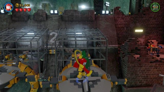 Po odblokowaniu dźwigni przeskocz na drugą stronę - Pościek | Opis przejścia Lego Batman 3 Poza Gotham - LEGO Batman 3: Poza Gotham - poradnik do gry