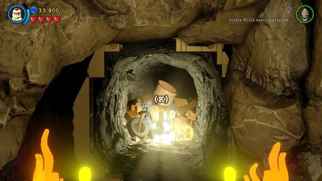 Na drugim piętrze po lewej stronie znajdziesz obiekt do zniszczenia, z którego wyleci twój pierwszy minizestaw - Batmolka | Opis przejścia Lego Batman 3 Poza Gotham - LEGO Batman 3: Poza Gotham - poradnik do gry