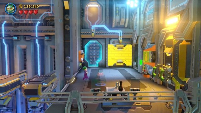 Podejdź jako Batman do złotej ściany i ubierz się w kostium kosmiczny - Na Strażnicy Porządku | Opis przejścia Lego Batman 3 Poza Gotham - LEGO Batman 3: Poza Gotham - poradnik do gry