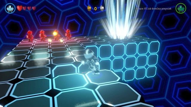 W środku musisz walczyć z czerwonymi bandytami - Zadania poboczne | Batjaskinia - sekrety w Lego Batman 3 Poza Gotham - LEGO Batman 3: Poza Gotham - poradnik do gry